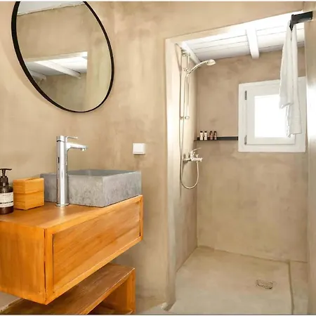 Mykonos Centre 8 Pax With Jacuzzi Vila