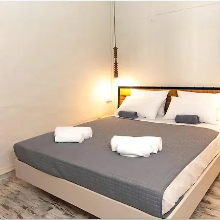 Vila Mykonos Centre 8 Pax With Jacuzzi