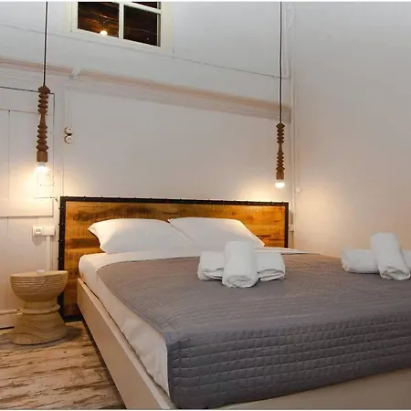 Mykonos Centre 8 Pax With Jacuzzi Vila
