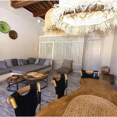 Mykonos Centre 8 Pax With Jacuzzi *
